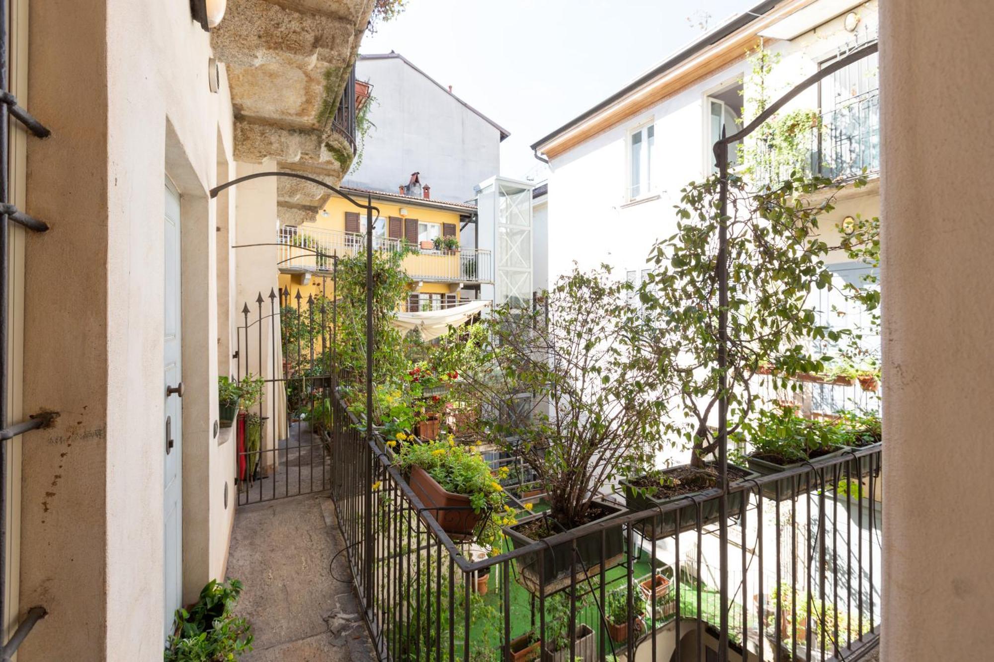 Cosy Two Bedroom Apartment Close To Navigli Milan Exterior photo